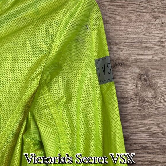 Preowned Victoria’s Secret VSX Sport Neon Yellow Windbreaker Jacket – Size S/P - Picture 9 of 13